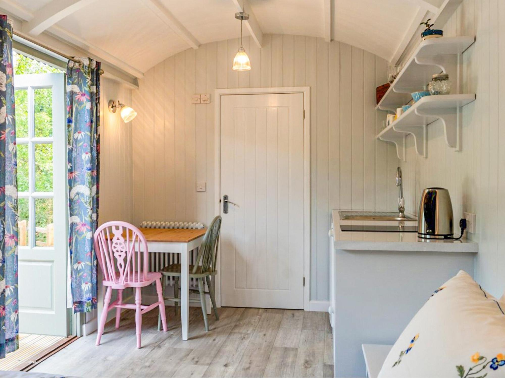 Fig Tree Shepherds Hut Bridport Exterior foto